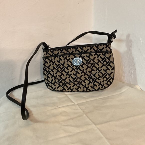 Tommy Hilfiger Handbags - Tommy Hilfiger Logo Crossbody Bag, 6”x9.5”, Black/Tan
